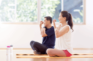 組合主催で実施される福利厚生向けヨガ