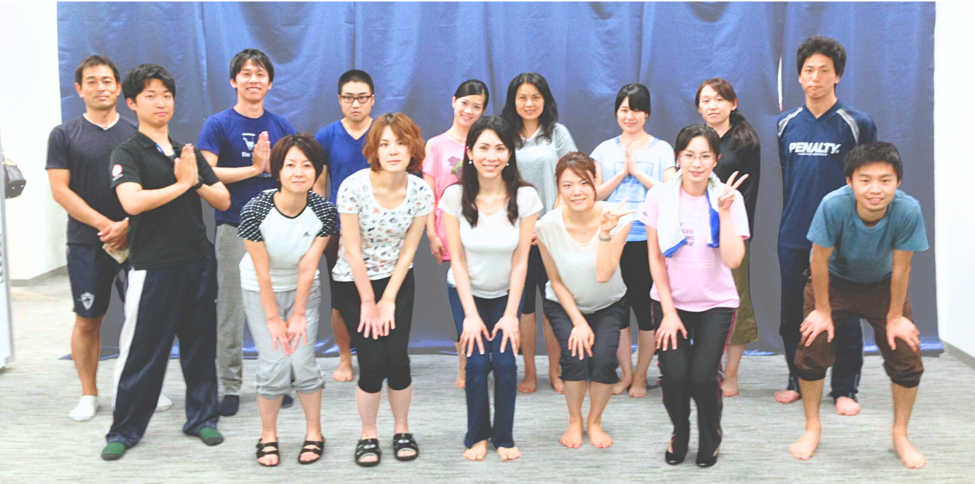 健康経営ヨガのクラス参加者の集合写真