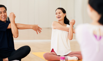 企業イベントで行う参加型ヨガプログラム