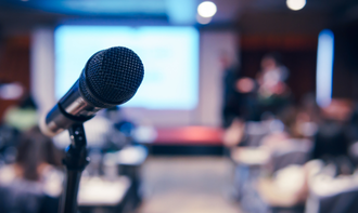 イベントヨガで使われるマイクシステム