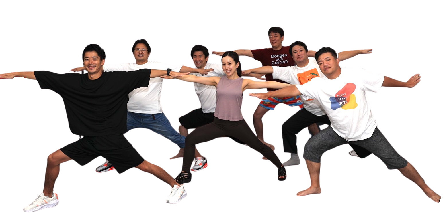 企業イベントとして行われるヨガプログラムの実施風景