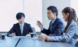 働く組合員の健康を意識したヨガ