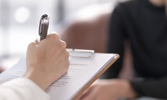 無理なく参加できる労働組合向けヨガ