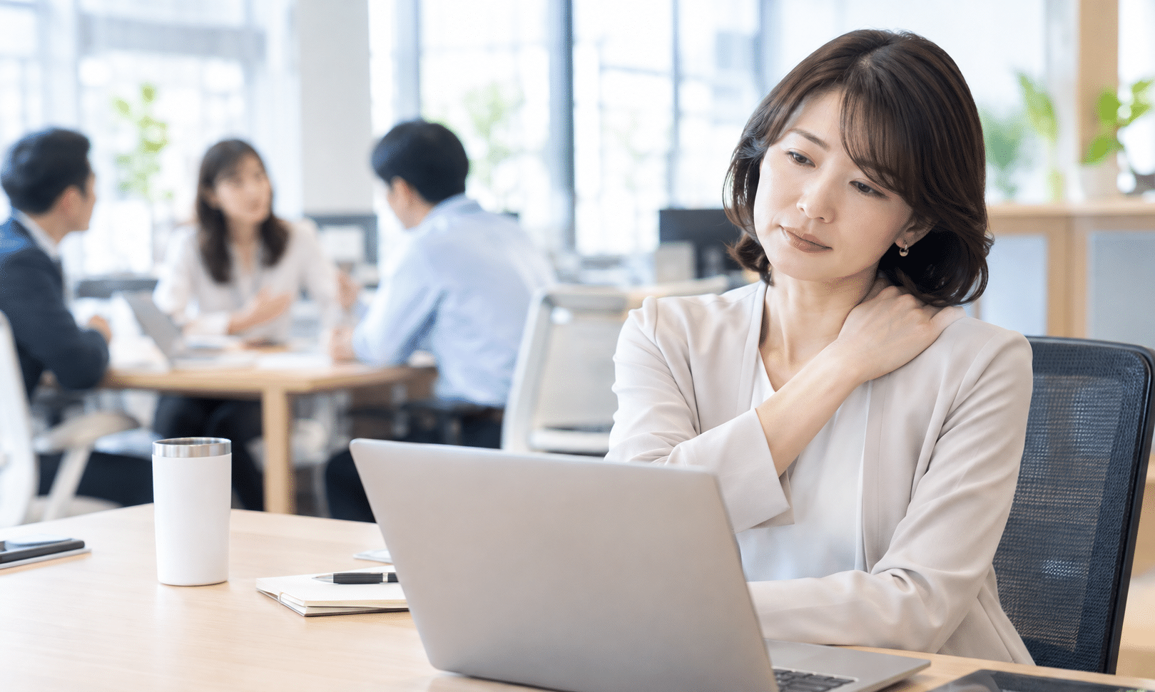 初心者でも参加しやすい社員向けヨガプログラム